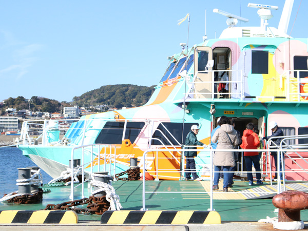 お帰りなさい、虹色の春【東海汽船稲取～大島航路】／稲取銀水荘