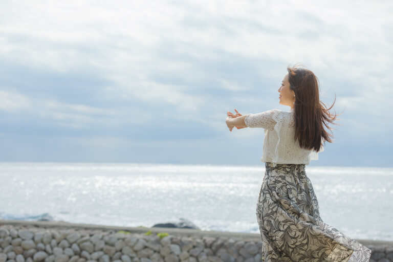 早起きしちゃったから朝の散歩しよ