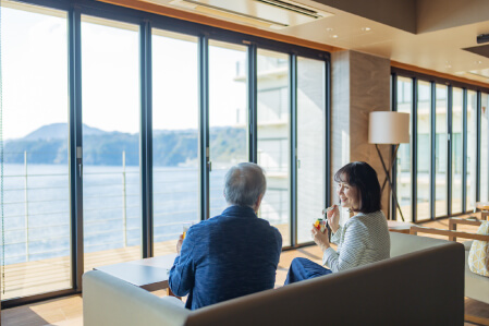 ラウンジサービス「濤のむこう」